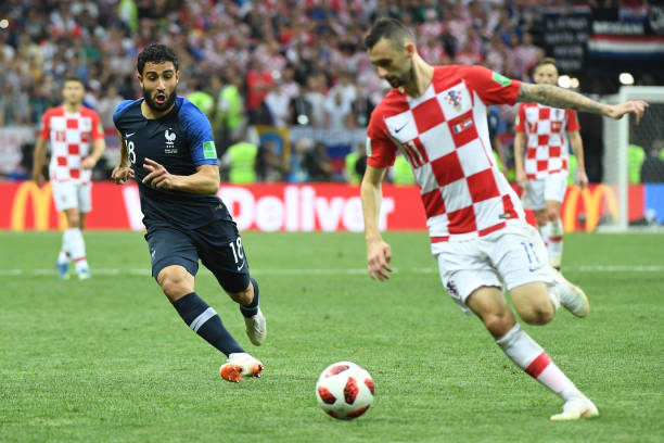 通过拉什福 通过拉什福